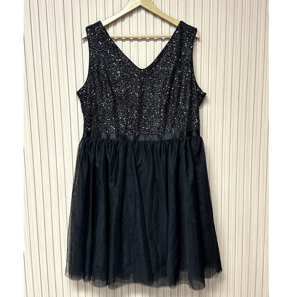 Meetjen Dresses & Skirts - Meetjen Sequin A-Line Prom Dress Size 3XL